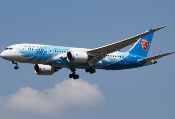 China will further resume international flights