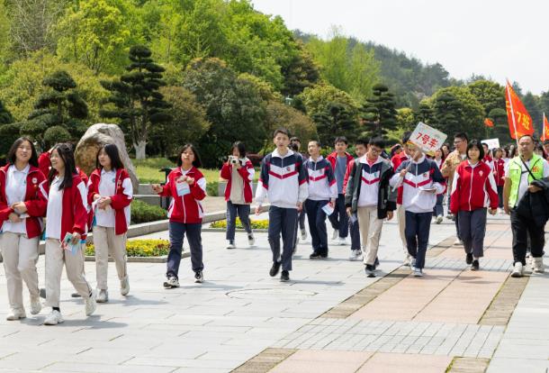 Red tourism has become a new travel trend in China